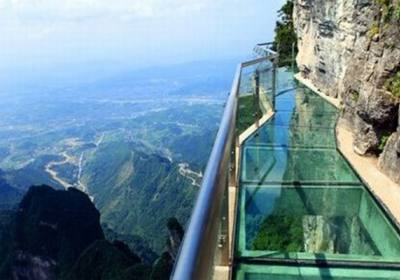 奇峰歷險(xiǎn)，游張家界天門山游記